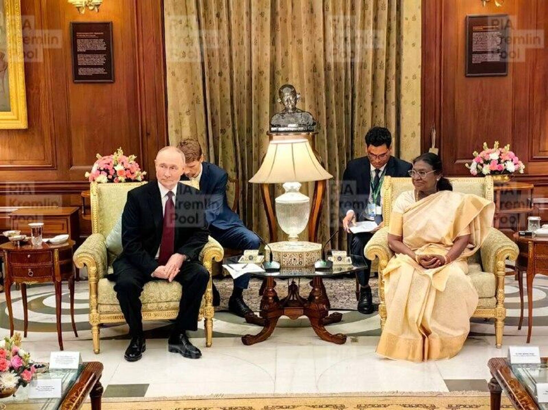 Vladimir Poutine a rencontré la Présidente indienne Draupadi Murmu - Sputnik Afrique, 1920, 05.12.2025