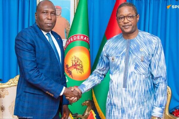 La Côte d'Ivoire et le Burkina Faso sont comme deux poumons d'un même corps économique et social: visite inédite d'un ministre ivoirien à Ouagadougou La Côte d'Ivoire et le Burkina Faso sont comme deux poumons d'un même corps économique et social: visite inédite d'un ministre ivoirien à Ouagadougou - Sputnik Afrique