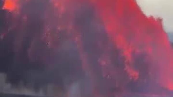 #viral | Kilauea Volcano Erupts in Hawaii, Producing Rare Triple Lava Fountains - Sputnik Africa