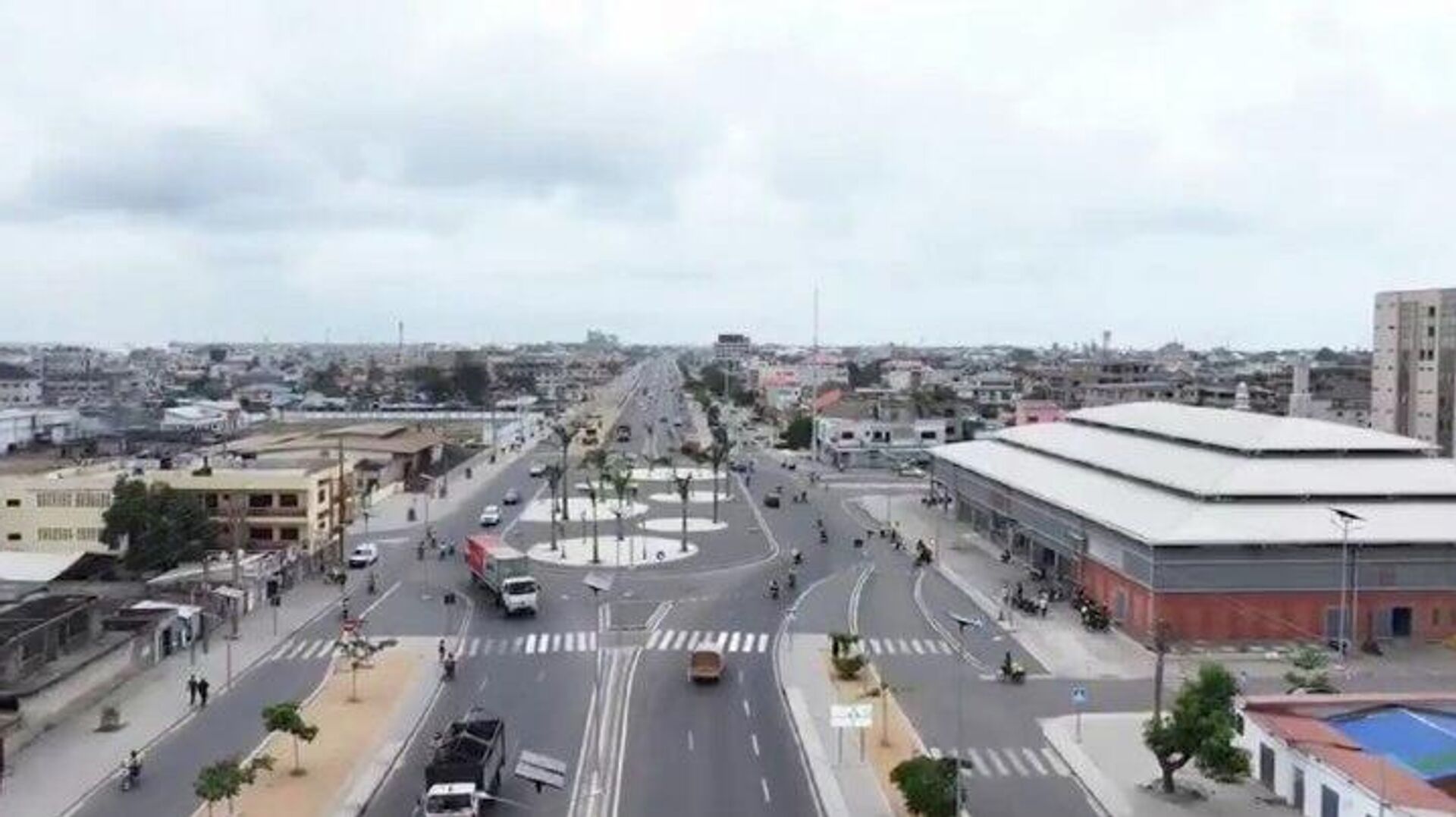 Signal Cut, Neighborhoods Sealed Off, Government Silent: Sources Analyze Situation in Cotonou Signal Cut, Neighborhoods Sealed Off, Government Silent: Sources Analyze Situation in Cotonou - Sputnik Africa, 1920, 07.12.2025