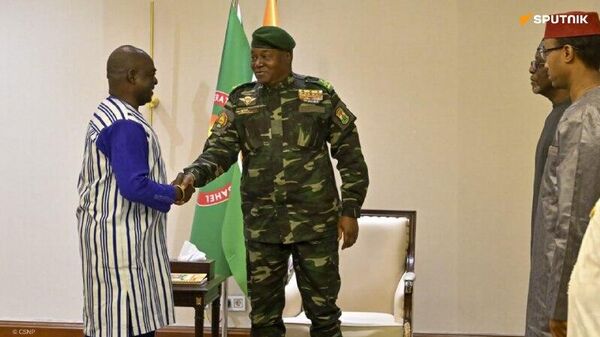 Le dirigeant nigérien reçoit une délégation burkinabè - Sputnik Afrique