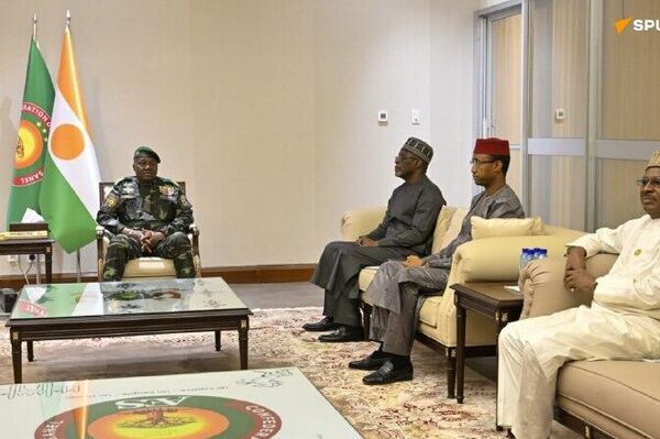 Le dirigeant nigérien reçoit une délégation burkinabè - Sputnik Afrique