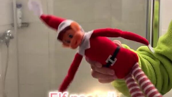 En Pologne, l’elfe saboteur rend les parents fous avant Noël - Sputnik Afrique