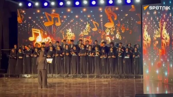 ▶Des étudiants de l'université de Helwan, en Égypte, interprètent des chansons russes - Sputnik Afrique