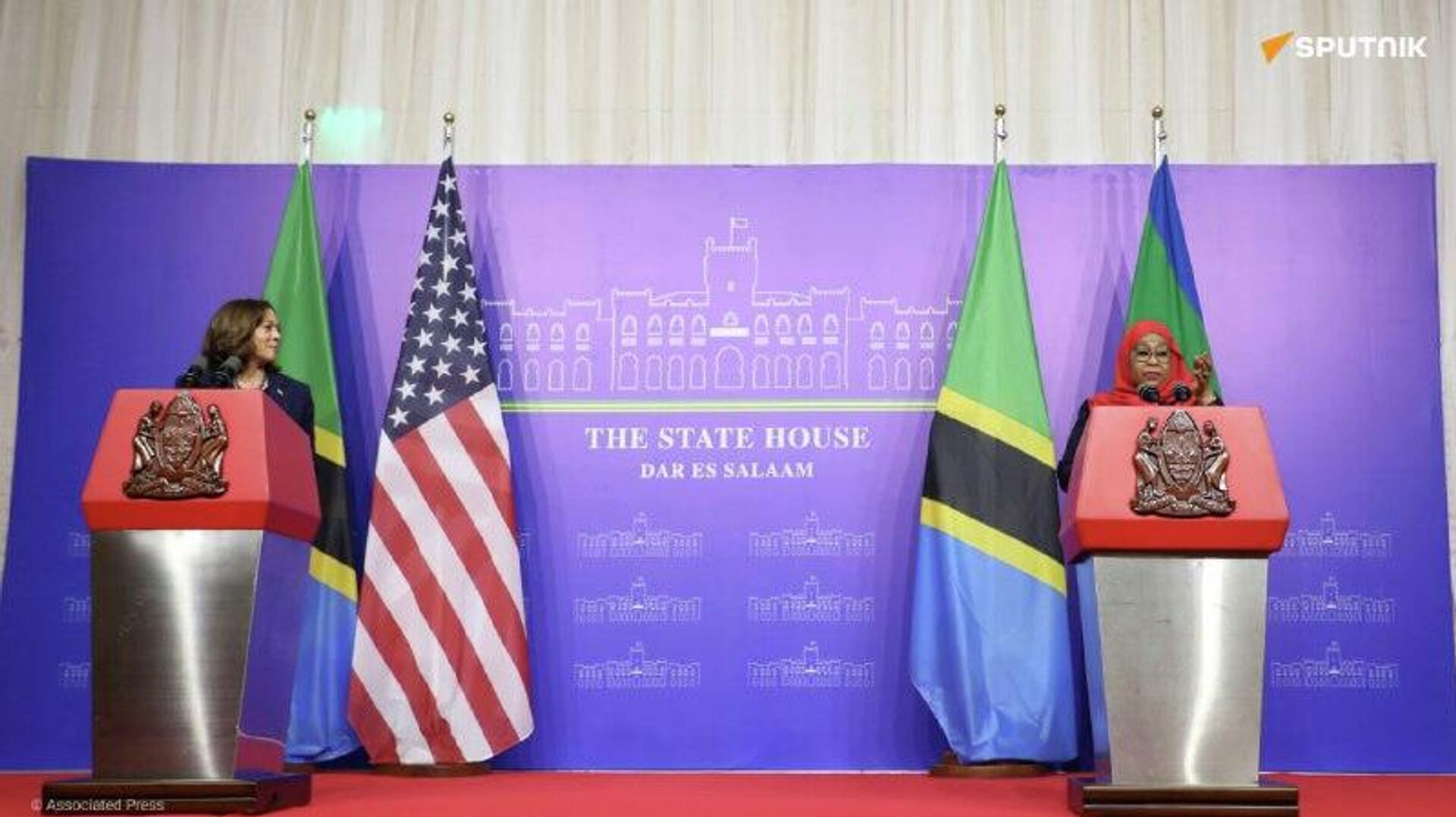 Les USA se mêlent dans les affaires intérieures de la Tanzanie, selon un analyste politique marocain Les USA se mêlent dans les affaires intérieures de la Tanzanie, selon un analyste politique marocain - Sputnik Afrique, 1920, 08.12.2025