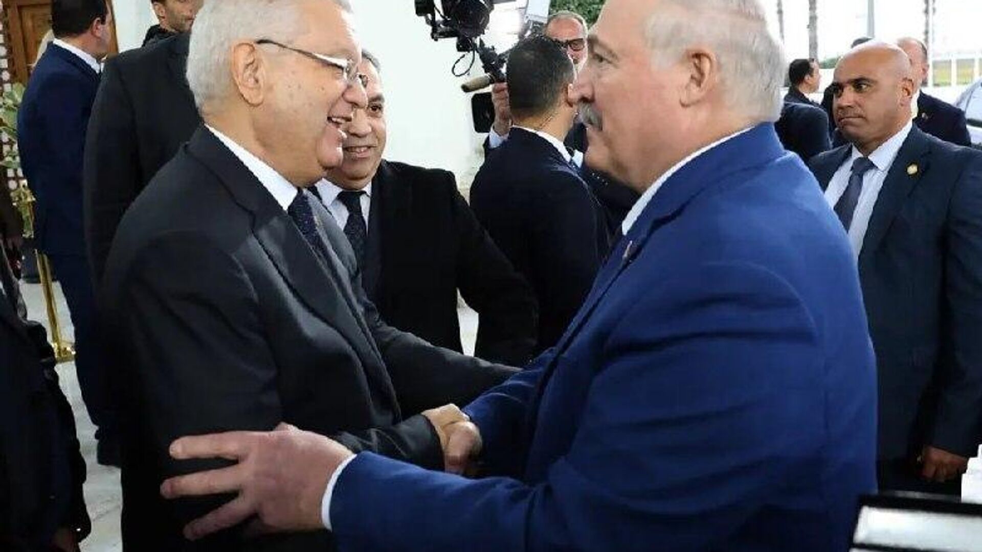 Visite de Loukachenko en Algérie: un partenariat stratégique fondé sur les intérêts mutuels, selon un analyste Visite de Loukachenko en Algérie: un partenariat stratégique fondé sur les intérêts mutuels, selon un analyste - Sputnik Afrique, 1920, 08.12.2025