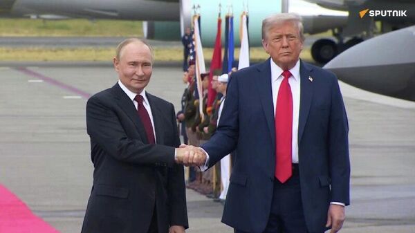 Il n'est pas question pour l'instant d'une réunion Poutine-Trump avant le Nouvel An - Kremlin - Sputnik Afrique