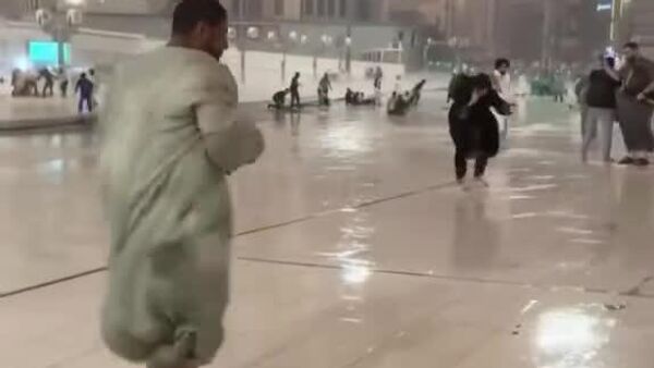 ▶ Scènes de chaos absolu à La Mecque - Sputnik Afrique