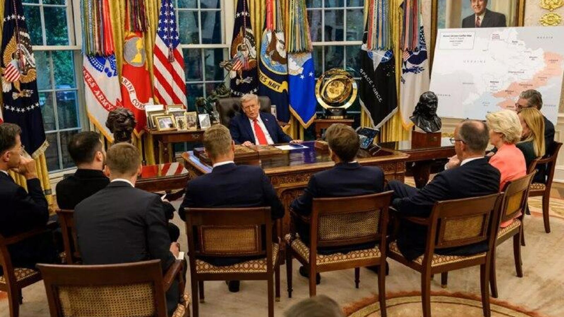 Current US national security strategy suggests it’s willing to pressure Europe & Ukraine — expert Current US national security strategy suggests it’s willing to pressure Europe & Ukraine — expert - Sputnik Africa, 1920, 10.12.2025