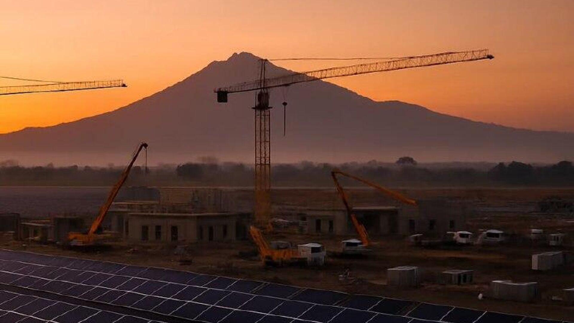 'New Era in Solar Power:' Zambia to Launch $900 Mln Projects to Strengthen Energy Security 'New Era in Solar Power:' Zambia to Launch $900 Mln Projects to Strengthen Energy Security - Sputnik Africa, 1920, 10.12.2025