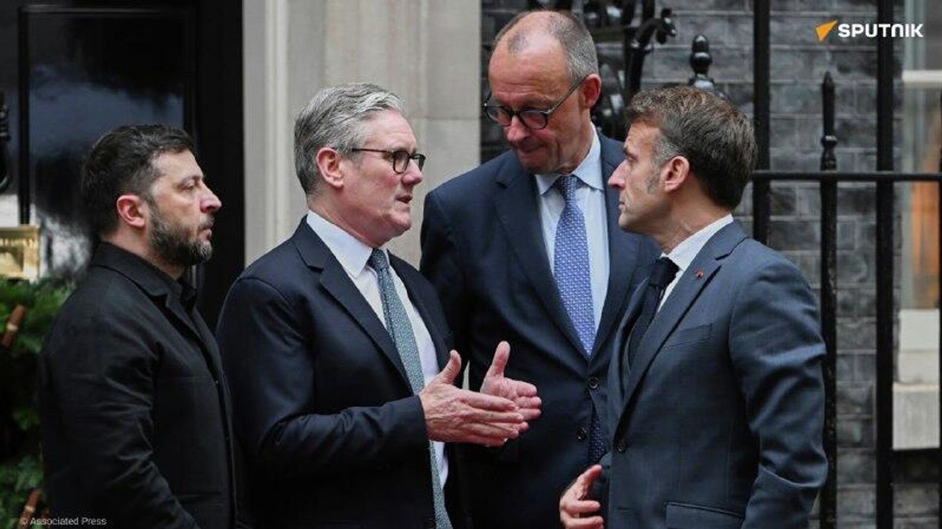 Zelensky n'est pas un homme politique, mais un projet hégémonique, estime un chercheur sud-africain Zelensky n'est pas un homme politique, mais un projet hégémonique, estime un chercheur sud-africain - Sputnik Afrique, 1920, 11.12.2025