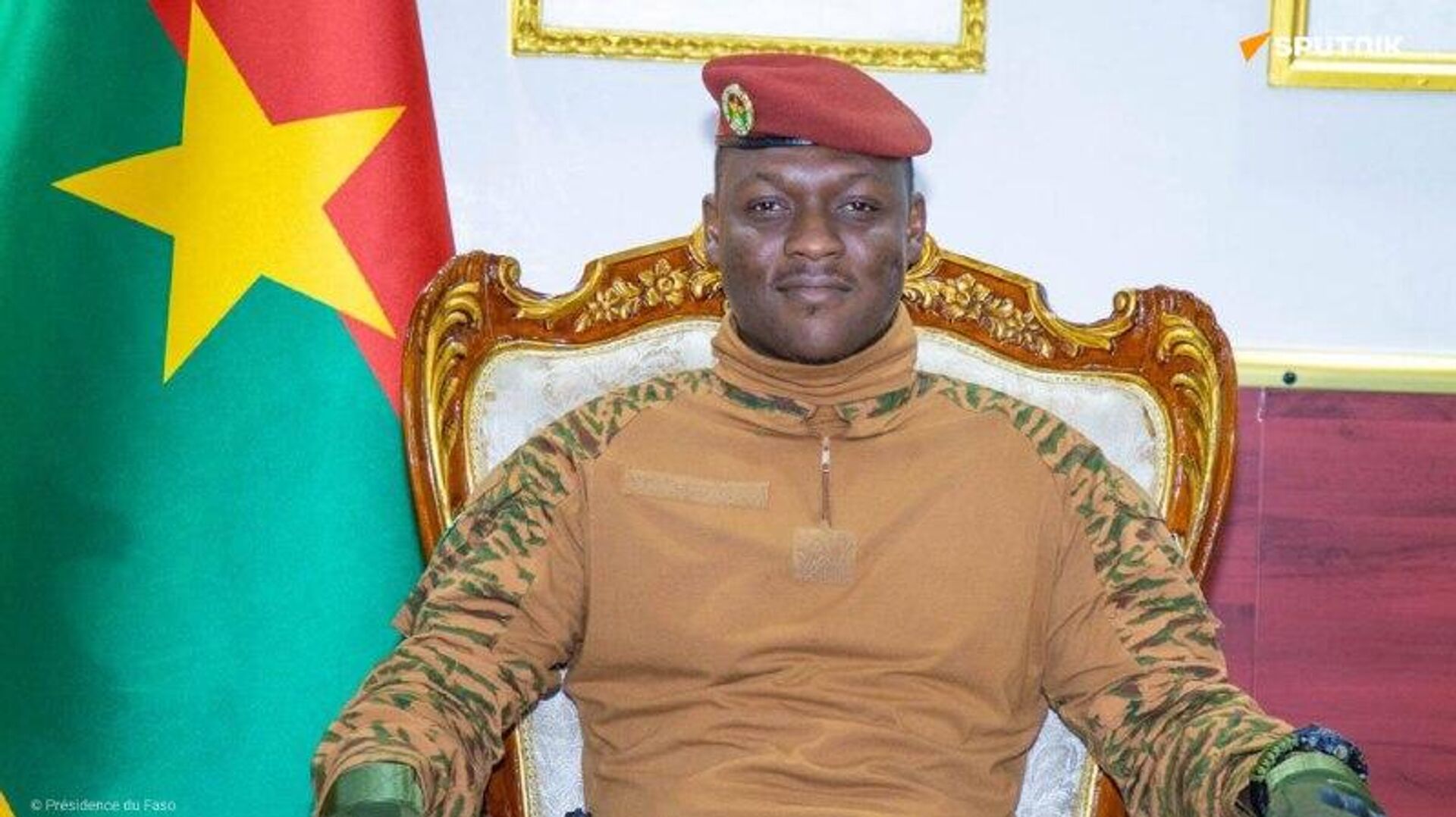 Libérer l’esprit du peuple des emprises coloniales: un processus en marche sous Traoré, selon un politologue burkinabè Libérer l’esprit du peuple des emprises coloniales: un processus en marche sous Traoré, selon un politologue burkinabè - Sputnik Afrique, 1920, 11.12.2025