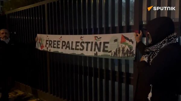 Des Parisiens se rassemblent en faveur de la Palestine libre - Sputnik Afrique