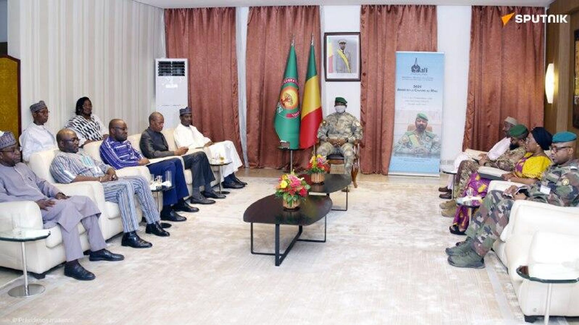 Assimi Goïta officialise la création de la banque commune de l'AES - Sputnik Afrique, 1920, 12.12.2025