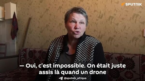 Des soldats ukrainiens ont empêché des civils d'éteindre l'incendie qui ravageait leur maison Des soldats ukrainiens ont empêché des civils d'éteindre l'incendie qui ravageait leur maison - Sputnik Afrique