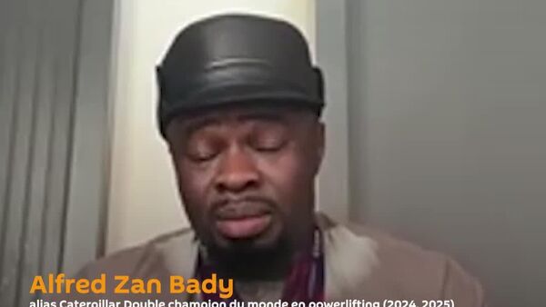 ▶ Le champion burkinabè Zan Bady en Russie: d'autres vont emboîter encore mes pas en powerlifting - Sputnik Afrique