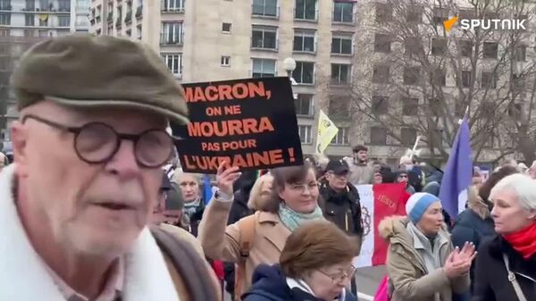 ‘Macron, We Won’t Die for Ukraine!’: Great National March for Peace Takes Place in Paris: Correspondent - Sputnik Africa
