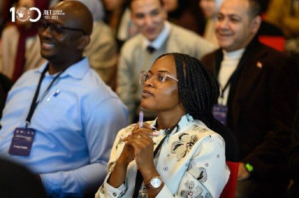 La langue russe rayonne en Afrique: 16 pays réunis sur une même plateforme - Sputnik Afrique