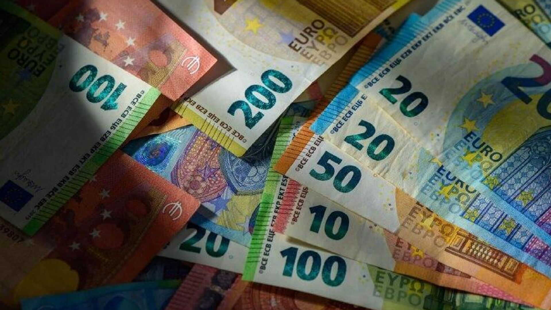 Venezuela condemns EU asset freeze as 'theft' and 'piracy' Venezuela condemns EU asset freeze as 'theft' and 'piracy' - Sputnik Africa, 1920, 14.12.2025