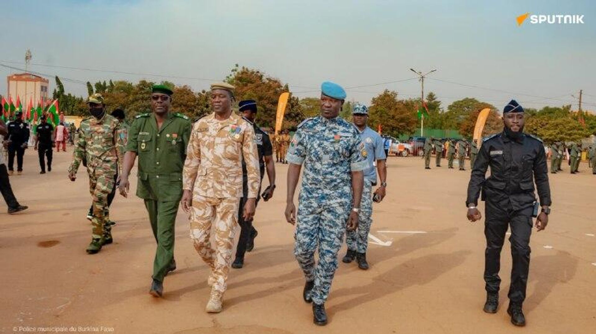 Clôture en grande pompe des 30 ans de la police municipale burkinabè: défilé et hommages Clôture en grande pompe des 30 ans de la police municipale burkinabè: défilé et hommages - Sputnik Afrique, 1920, 14.12.2025