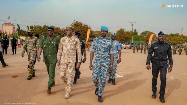 Clôture en grande pompe des 30 ans de la police municipale burkinabè: défilé et hommages - Sputnik Afrique