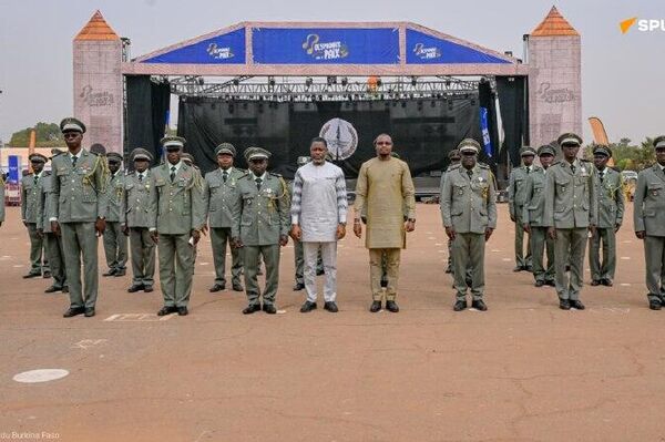 Clôture en grande pompe des 30 ans de la police municipale burkinabè: défilé et hommages Clôture en grande pompe des 30 ans de la police municipale burkinabè: défilé et hommages - Sputnik Afrique