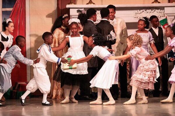 Nairobi a mis en scène le ballet Casse-Noisette, un grand classique pour la période des fêtes de fin d'année Nairobi a mis en scène le ballet Casse-Noisette, un grand classique pour la période des fêtes de fin d'année - Sputnik Afrique