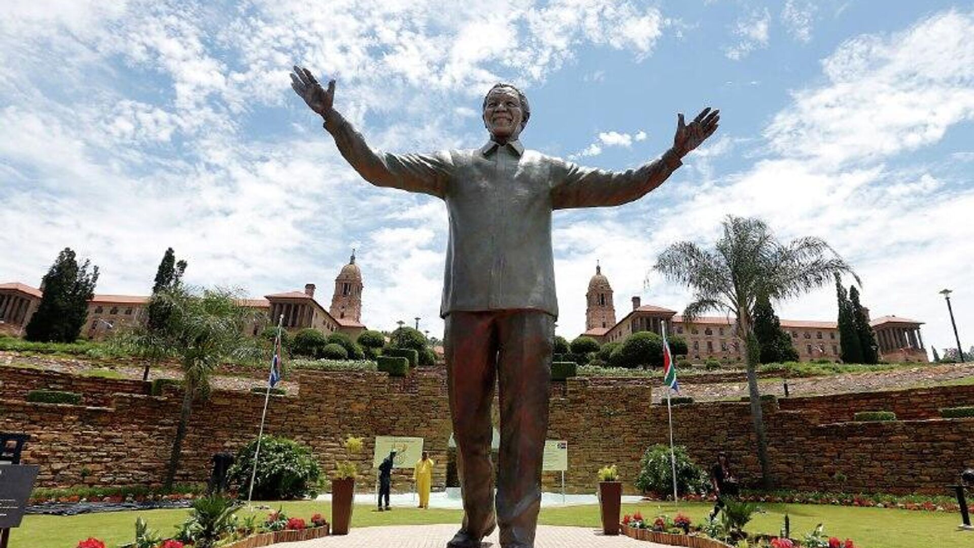 True Democratic Freedom of SA Requires National Unity & It Will Be Driven by New Generation: Mandela's Great-Grandson True Democratic Freedom of SA Requires National Unity & It Will Be Driven by New Generation: Mandela's Great-Grandson - Sputnik Africa, 1920, 16.12.2025