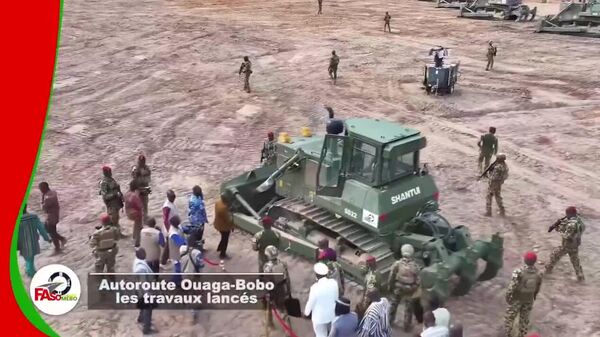▶ Le capitaine Ibrahim Traoré a lancé les travaux de l'autoroute Ouaga-Bobo à Yimdi - Sputnik Afrique