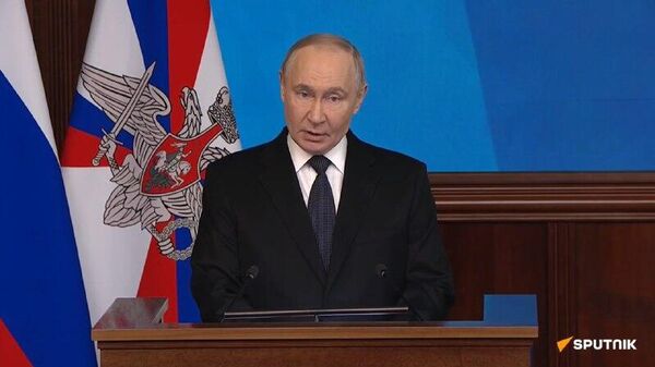 La Russie libérera des territoires par la force militaire, si Kiev refuse d'engager des discussions de fond - Poutine - Sputnik Afrique