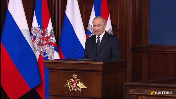 La Russie a retrouvé son statut de pays pleinement souverain avec le début de l'opération en Ukraine - Poutine - Sputnik Afrique