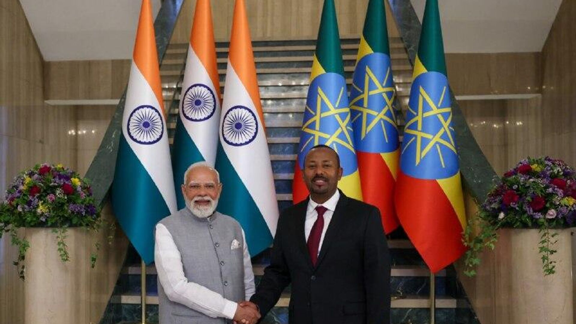 India & Ethiopia Sign Debt Restructuring MoU Under G20 Common Framework India & Ethiopia Sign Debt Restructuring MoU Under G20 Common Framework - Sputnik Africa, 1920, 17.12.2025