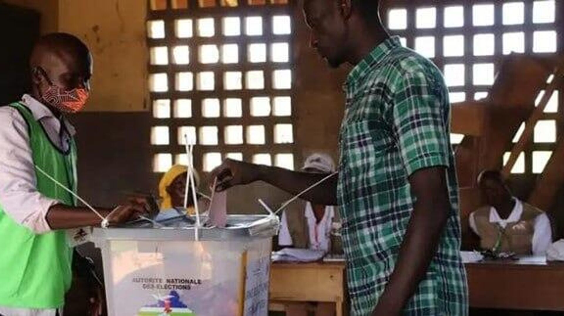 RCA: la France pourrait s'ingérer dans l'élection présidentielle, avertit un député RCA: la France pourrait s'ingérer dans l'élection présidentielle, avertit un député - Sputnik Afrique, 1920, 18.12.2025