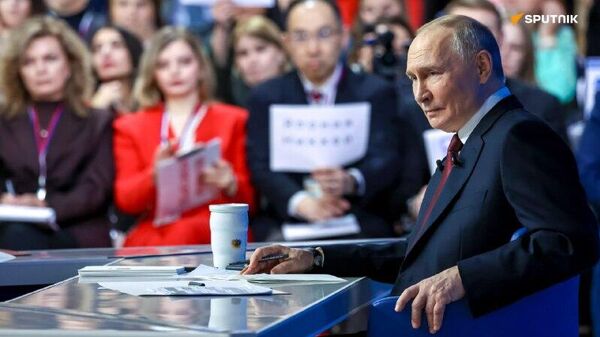 La Russie souhaite progresser vers la paix et mettre fin au conflit: des experts latino-américains commentent pour Sputnik les déclarations de Poutine lors de la ligne directe - Sputnik Afrique