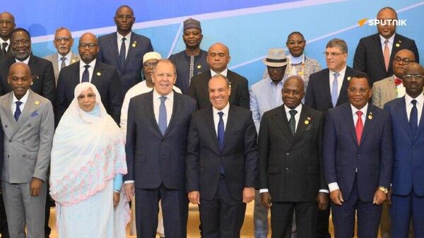 La Russie et l'Afrique ne voient aucune raison de déplorer les sanctions occidentales; elles préfèrent mettre l’accent sur leur partenariat - Lavrov - Sputnik Afrique