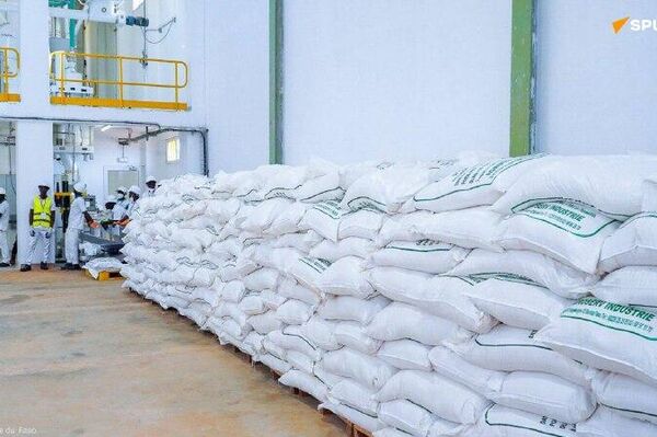 De l'exportation brute à l'industrialisation: Ibrahim Traoré inaugure des usines de transformation de maïs et de la noix de cajou De l'exportation brute à l'industrialisation: Ibrahim Traoré inaugure des usines de transformation de maïs et de la noix de cajou - Sputnik Afrique