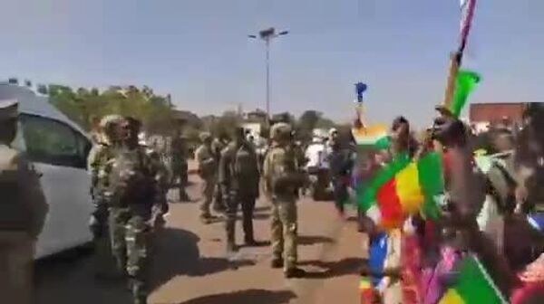 Le Président nigérien Tiani honoré par le peuple malien dans les rues de Bamako - Sputnik Afrique