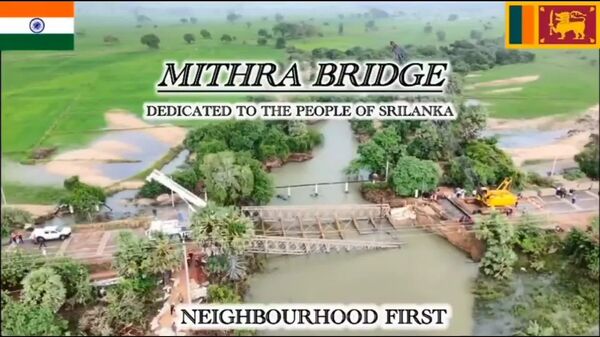 Une équipe du génie de l'armée indienne a érigé en deux jours un pont de 37 mètres de long, dévastée par un cyclone - Sputnik Afrique