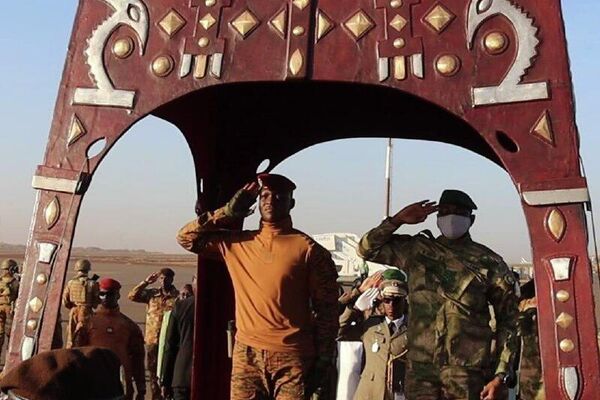 Les premiers moments de l’arrivée du capitaine Traoré à Bamako - Sputnik Afrique