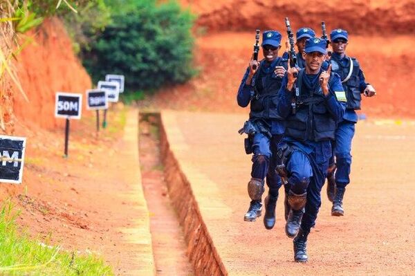 Rwanda National Police Celebrates Graduation of 1,903 Trainees, Emphasizing Discipline and Dedication - Sputnik Africa