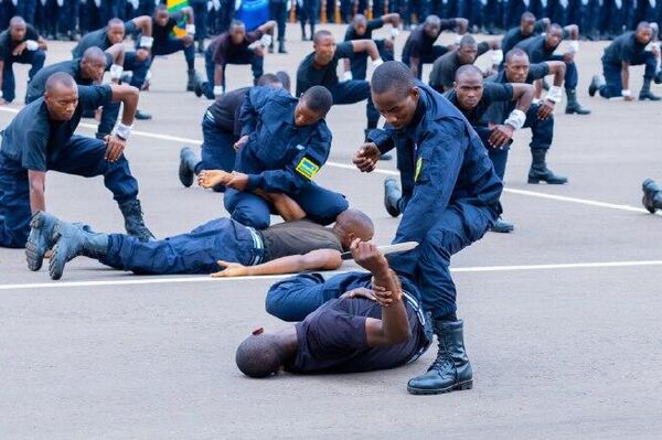 La Police nationale du Rwanda célèbre la remise des diplômes de 1 - Sputnik Afrique