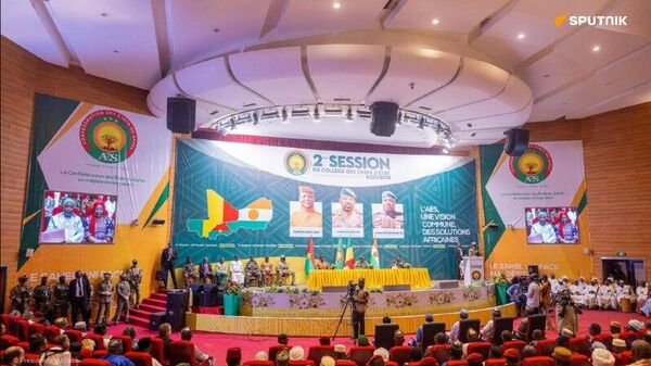 L'AES adopte 4 protocoles additionnels au Traité portant sa création - Sputnik Afrique