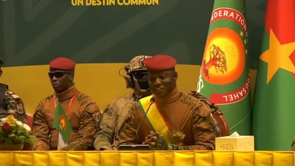 Merci pour tous les sacrifices consentis: la cloture du sommet de l'AES à Bamako Merci pour tous les sacrifices consentis: la cloture du sommet de l'AES à Bamako - Sputnik Afrique