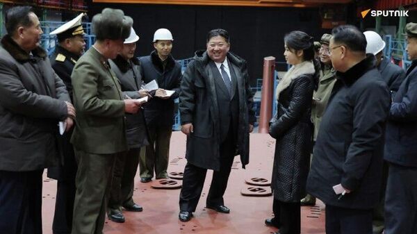 Kim Jong-un s'est rendu sur le chantier d'un sous-marin nucléaire national - Sputnik Afrique