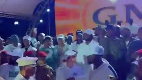 En Guinée, le couple présidentiel Doumbouya danse à moins de 72h de l’élection - Sputnik Afrique