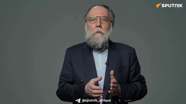 Les véritables pôles façonnent un ordre mondial multipolaire - philosophe russe Douguine en version IA - Sputnik Afrique