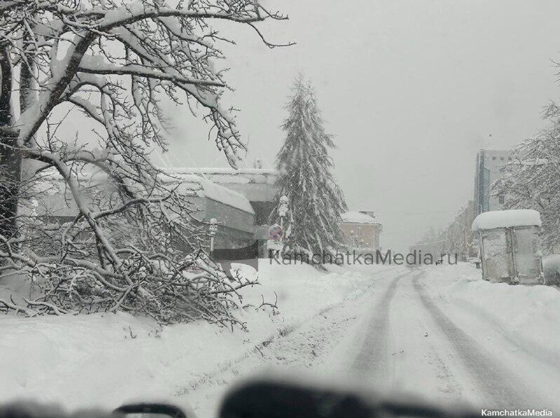 #viral | Snowed In: Russia's Kamchatka Buried Under Back-to-Back Blizzards - Sputnik Africa, 1920, 27.12.2025