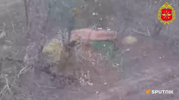 ▶ Des drones russes frappent l'ennemi sur tous les axes de l'opération militaire spéciale - Sputnik Afrique