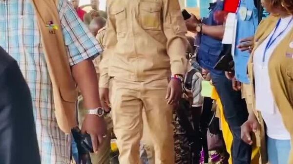 ▶ Le chef de l'État sortant Faustin-Archange Touadéra a voté à l’élection présidentielle en Centrafrique - Sputnik Afrique