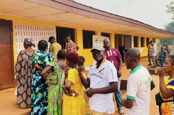 Quadruple scrutin en Centrafrique: les observateurs de l'Union africaine confirment l'absence d’irrégularités - Sputnik Afrique